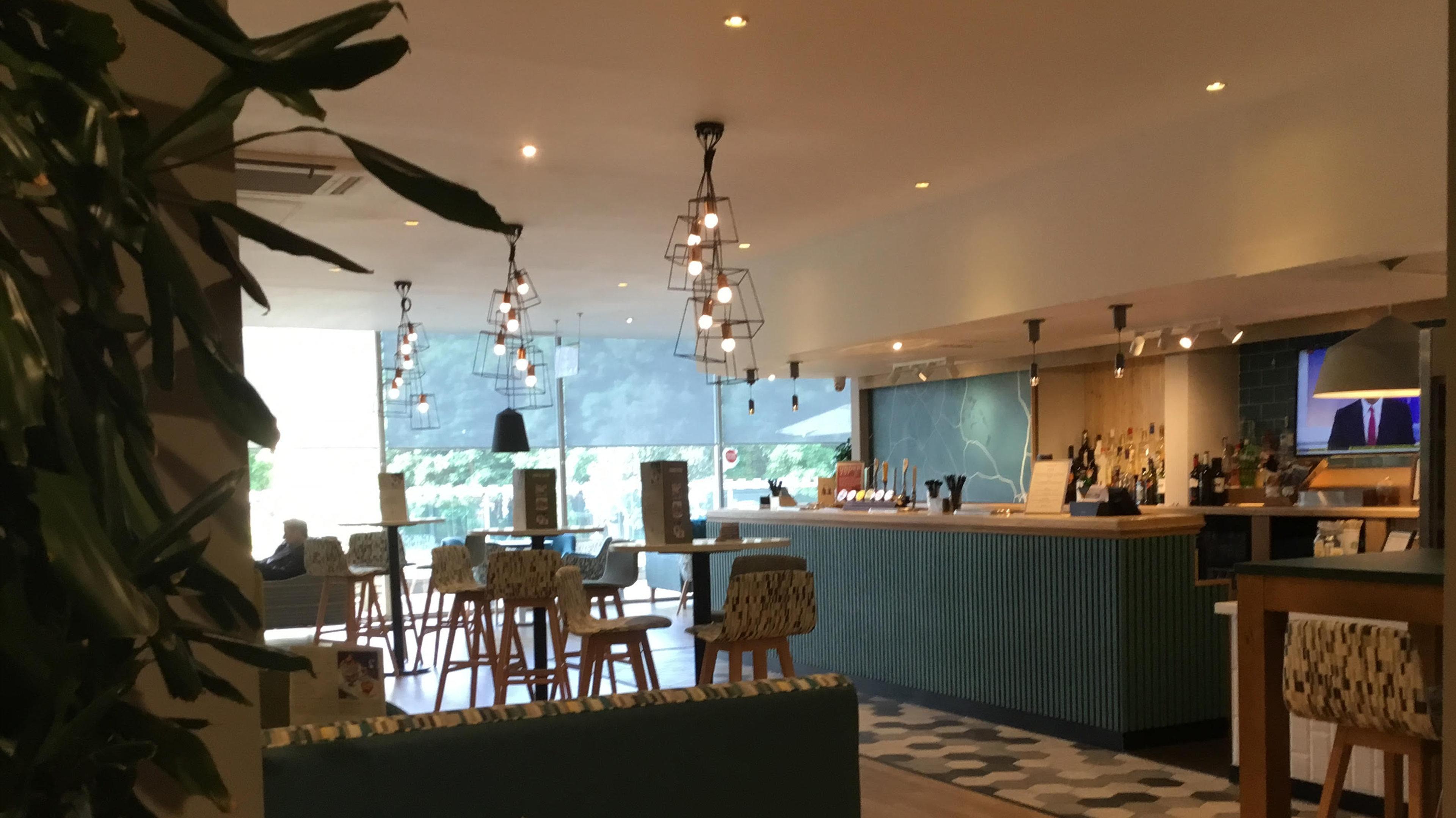 Holiday Inn Rugby-Northampton M1 Jct18 By Ihg Crick  Exterior photo