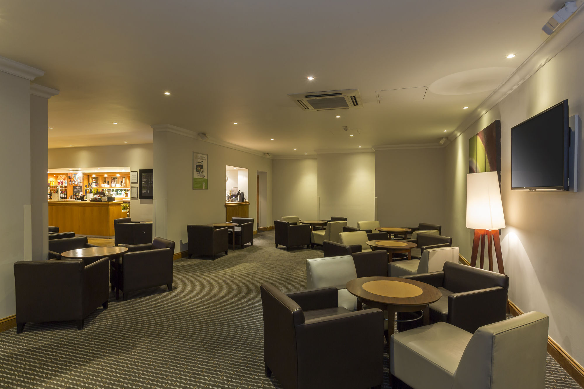 Holiday Inn Rugby-Northampton M1 Jct18 By Ihg Crick  Exterior photo
